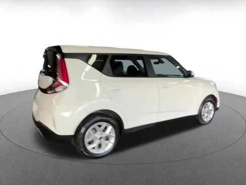 Used 2025 Kia Soul LX w/ LX Technology Package image 14