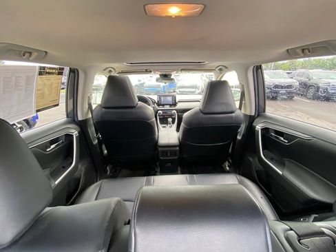 Used 2021 Toyota RAV4 XLE Premium FWD image 22