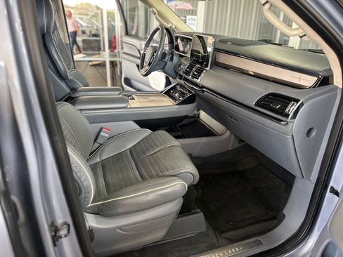 Used 2021 Lincoln Navigator L Black Label w/ Cargo Convenience Package image 50