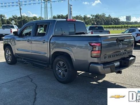 Used 2025 Nissan Frontier SV RWD image 24