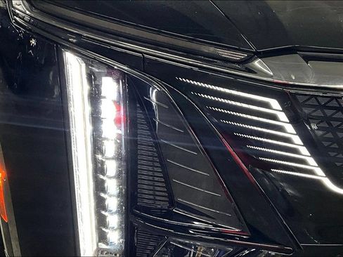 Certified 2024 Cadillac Lyriq Sport AWD/4WD image 32