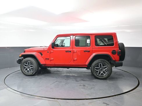 Used 2025 Jeep Wrangler Unlimited Sahara AWD/4WD image 10