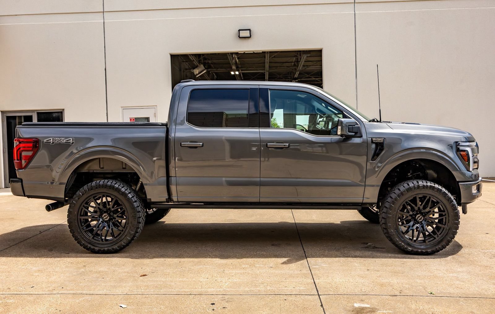 Used 2025 Ford F150 Platinum AWD/4WD image 11