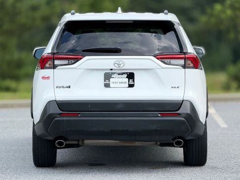 Used 2020 Toyota RAV4 XLE FWD image 6
