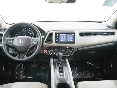 Used 2019 Honda HR-V Touring image 15