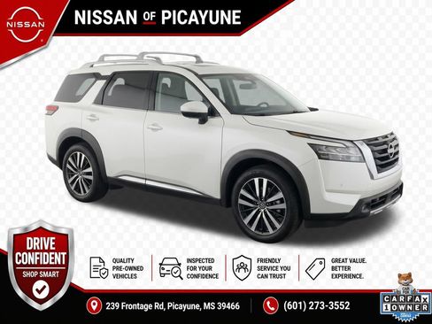 Certified 2025 Nissan Pathfinder Platinum w/ Cargo Package FWD image 2