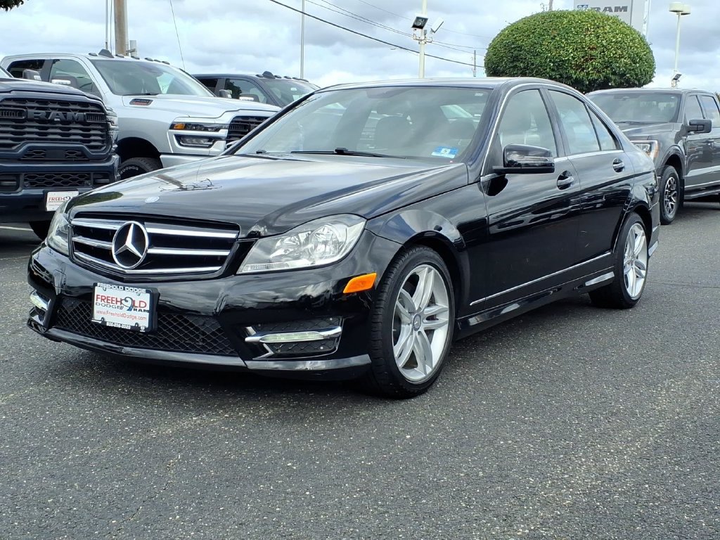 Used 2014 Mercedes-Benz C 300 4MATIC Sedan image 3