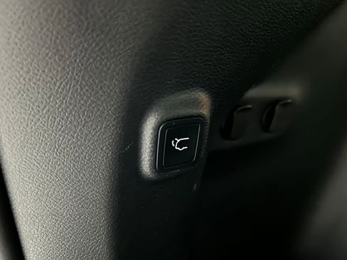 Used 2020 Jeep Cherokee Limited AWD/4WD image 35