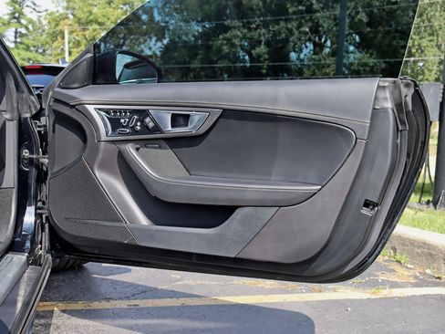 Used 2015 Jaguar F-TYPE R RWD image 31