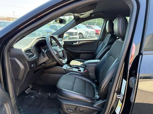 Certified 2023 Ford Escape ST-Line w/ Tech Pack #1 FWD image 12