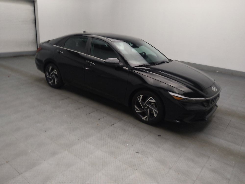 Used 2025 Hyundai Elantra SEL FWD image 11