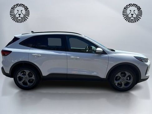 Certified 2025 Ford Escape ST-Line Select AWD/4WD image 5