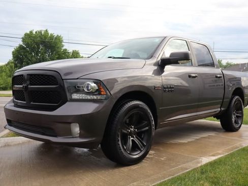 Used 2018 RAM 1500 Sport w/ Quick Order Package 26Q Night AWD/4WD image 9