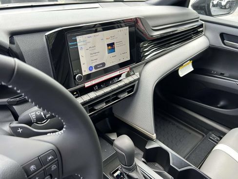 New 2026 Toyota Camry Hybrid FWD image 20
