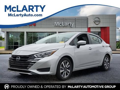 Used 2025 Nissan Versa SV FWD image 1