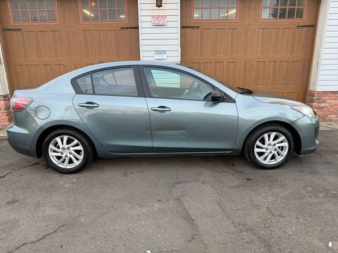 Used 2012 MAZDA MAZDA3 i Grand Touring image 2