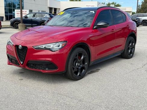Used 2024 Alfa Romeo Stelvio Veloce image 8