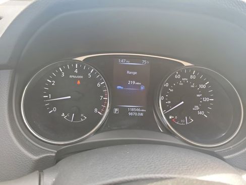 Used 2016 Nissan Rogue SV image 26