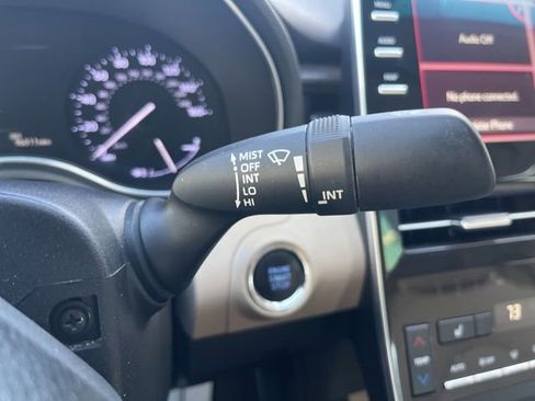 Used 2019 Toyota Avalon Limited image 19