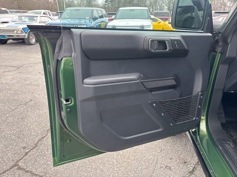 Used 2025 Ford Bronco Badlands image 25