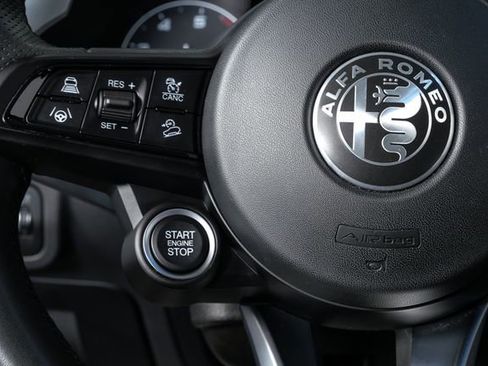 Used 2023 Alfa Romeo Stelvio Veloce image 12