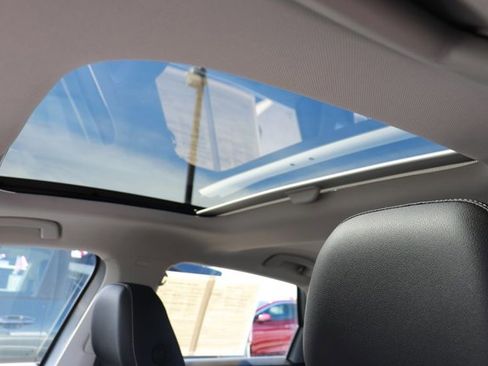 Used 2025 Volkswagen Jetta SE image 23