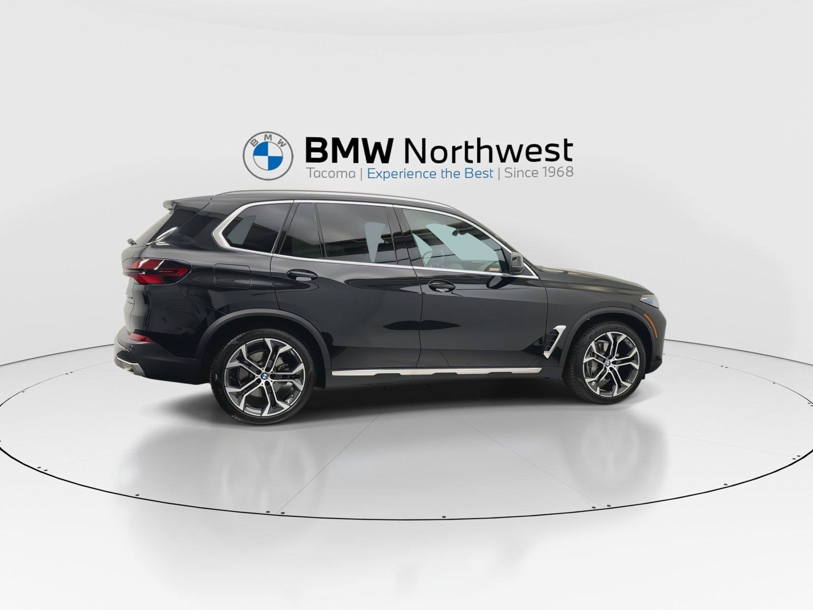 Used 2026 BMW X5 xDrive40i w/ Premium Package AWD/4WD image 4