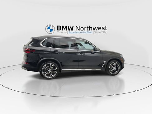 Used 2026 BMW X5 xDrive40i w/ Premium Package AWD/4WD image 4