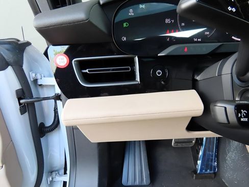 New 2025 Porsche Taycan image 44