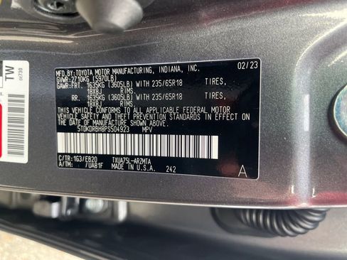 Certified 2023 Toyota Highlander XLE image 33