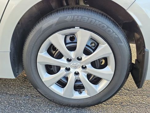 Used 2025 Toyota Corolla LE image 7