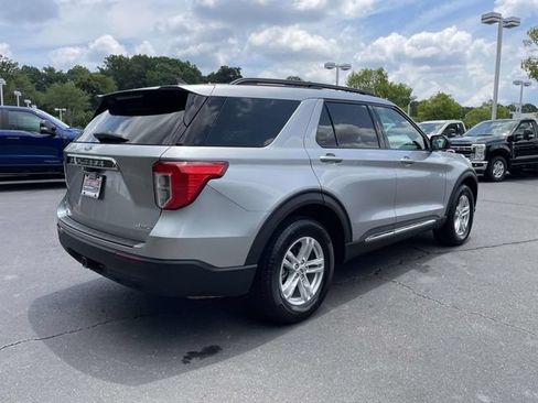 Used 2021 Ford Explorer XLT w/ Class III Trailer Tow Package AWD/4WD image 6