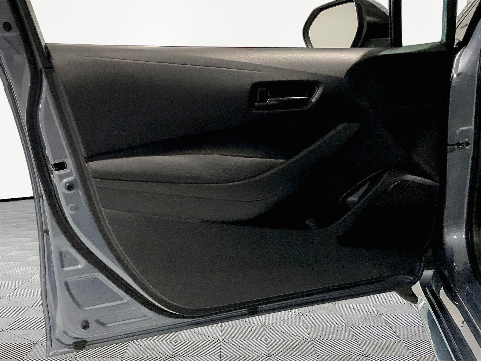Used 2022 Toyota Corolla LE FWD image 19