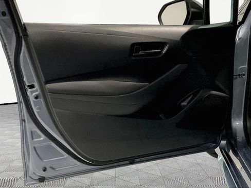 Used 2022 Toyota Corolla LE FWD image 19