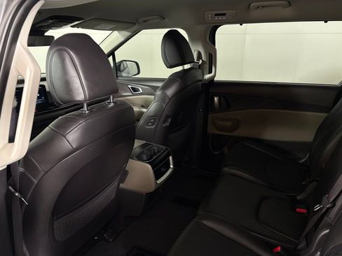 New 2026 Kia Carnival EX FWD image 39
