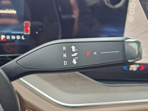 New 2026 Chevrolet Suburban High Country image 37