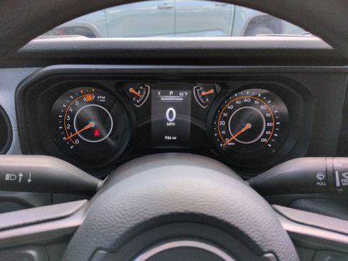 Used 2025 Jeep Wrangler Sport AWD/4WD image 23
