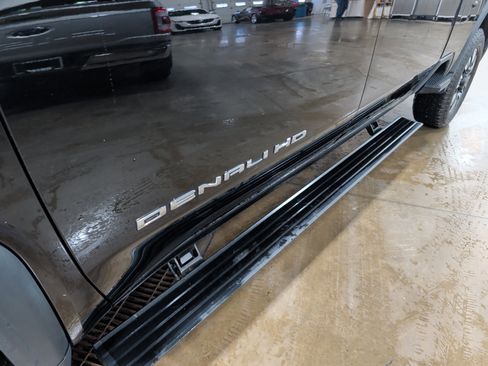 Used 2025 GMC Sierra 3500 Denali image 6
