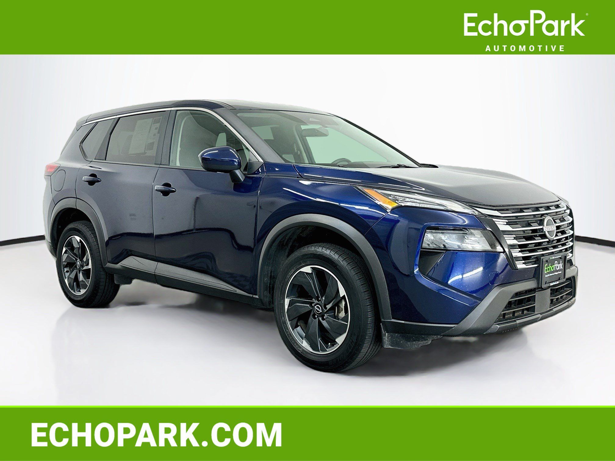 Used 2025 Nissan Rogue SV AWD/4WD image 1