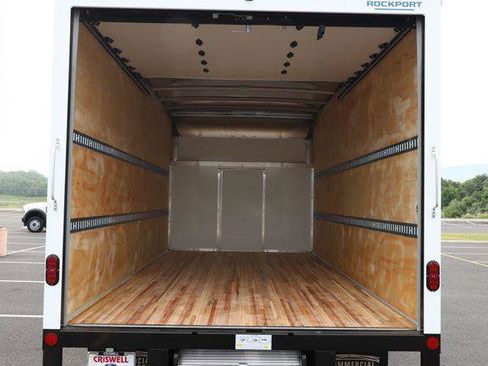 New 2027 Ford E-350 and Econoline 350 Super Duty w/ Power Equipment Group RWD image 9