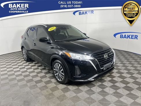 Used 2021 Nissan Kicks SV image 2