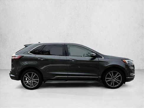 Used 2019 Ford Edge Titanium w/ Equipment Group 301A image 4