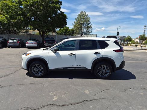 Used 2023 Nissan Rogue S AWD/4WD image 13