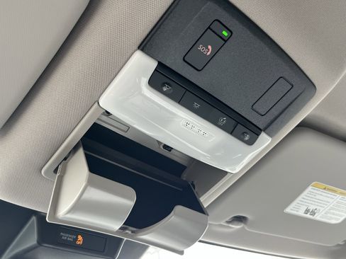 Used 2024 Nissan Rogue SL image 36