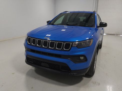 Used 2023 Jeep Compass Latitude AWD/4WD image 15