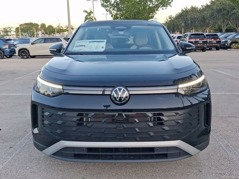 New 2026 Volkswagen Tiguan SE FWD image 2