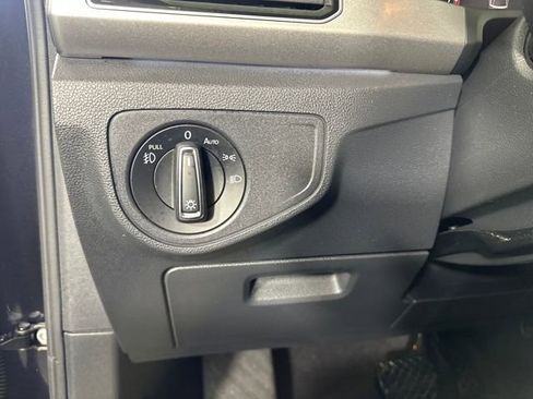 Used 2019 Volkswagen Atlas SEL Premium image 19