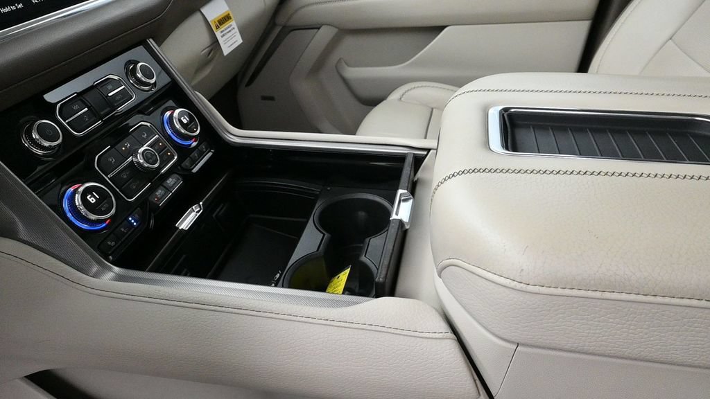 Used 2023 GMC Yukon Denali RWD image 13