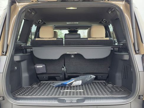 Used 2024 Lexus GX 550 image 33