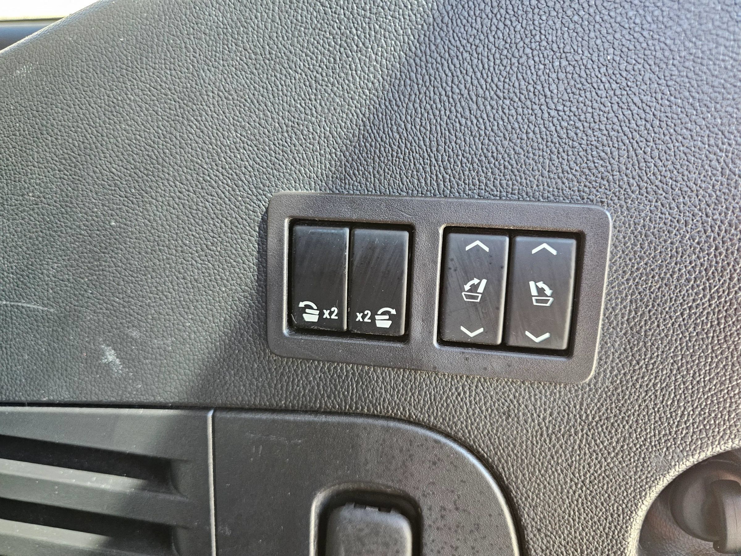 Used 2018 Chevrolet Tahoe LT AWD/4WD image 33